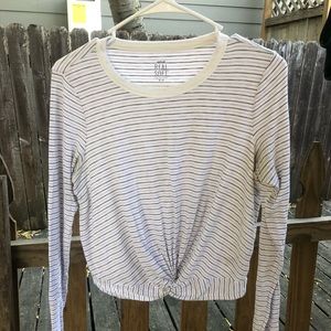 Aerie barely worn soft long sleeve (M)